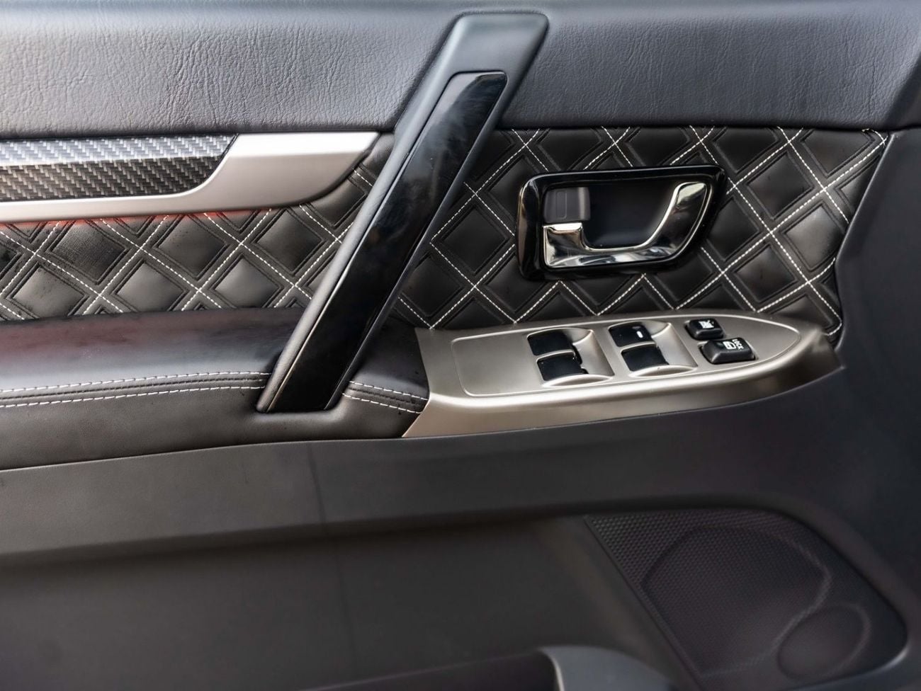 Mitsubishi Pajero GLS H/L SIGNATURE EDI