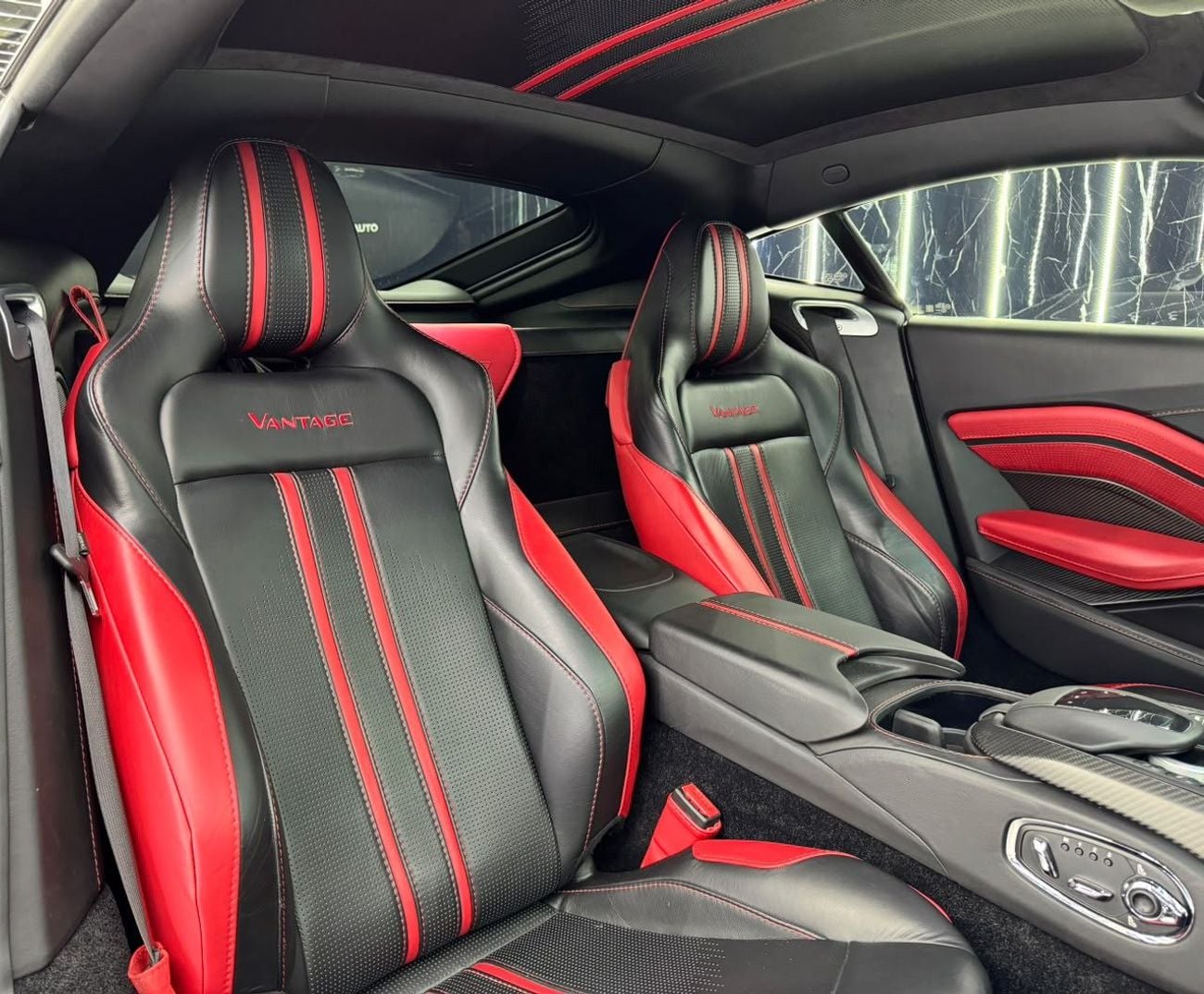 Aston Martin Vantage STD Aston Martin Vantage 2019 | Low mileage | GCC | Warranty 2028