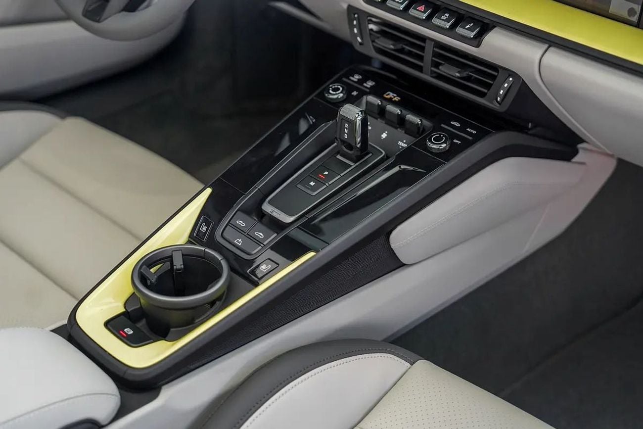 Porsche 911 Carrera GTS 3.0L (450 HP) Convertible