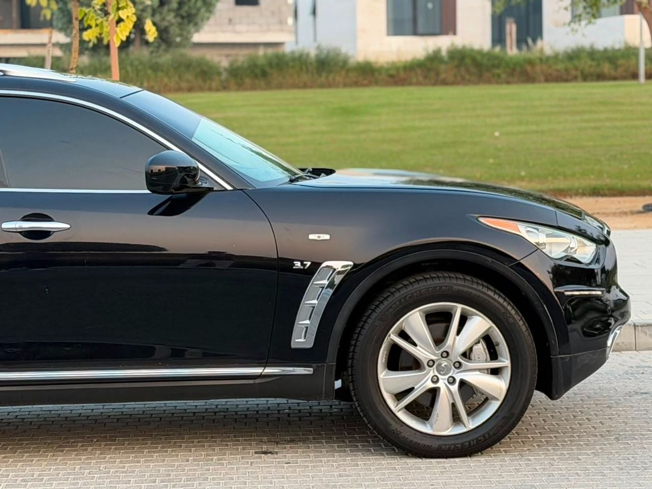 Infiniti QX70 LUXURY