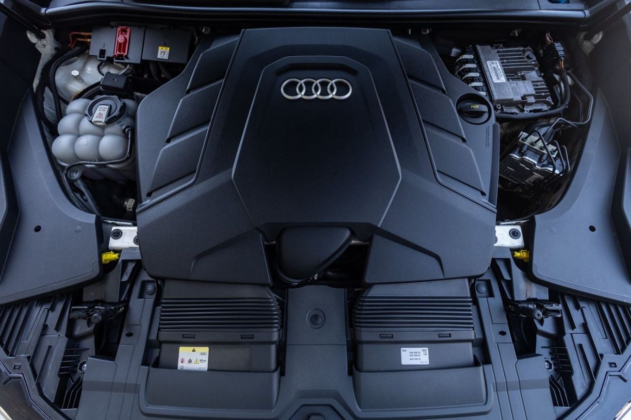 Audi Q8 55 TFSI S-LINE LUXURY Audi Q8 55TFSI Quattro S-Line 2023 GCC | Agency Warranty | Service Contract