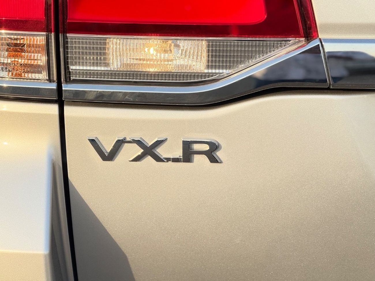 تويوتا لاند كروزر VXR 4.6L 4WD