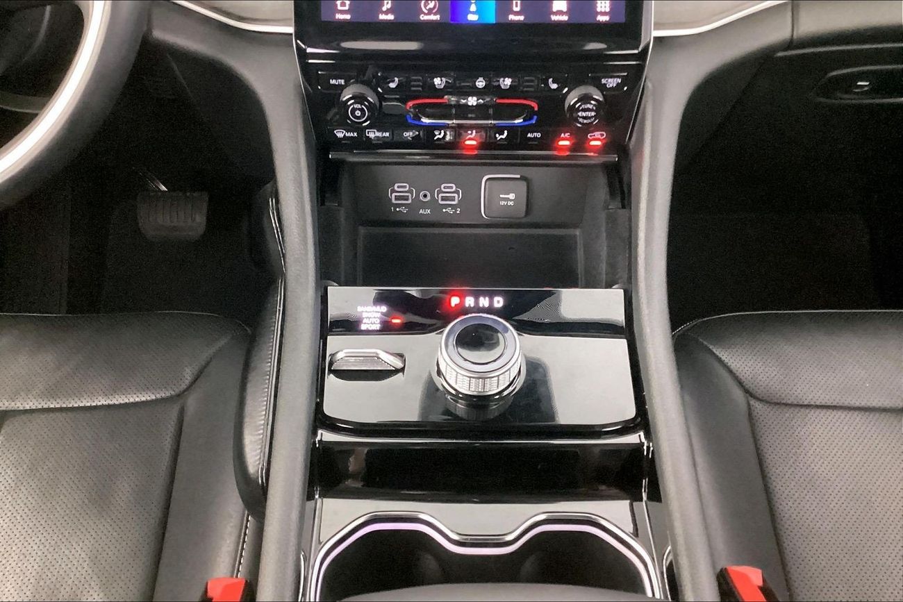 جيب شيروكي Limited Plus | شامل الضمان | 0 ﺪﻔﻋﺓ ﺃﻮﻟﻯ