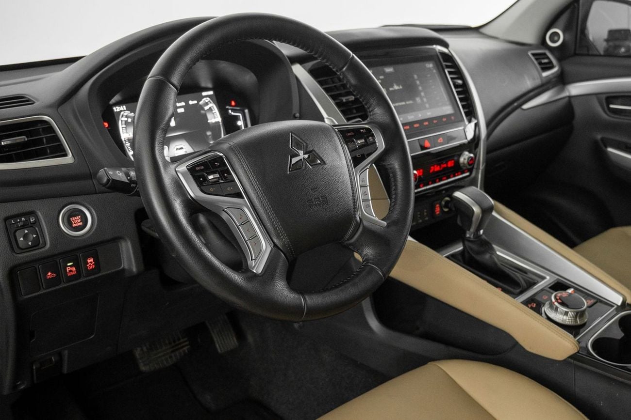 Mitsubishi Montero Sport 2023 Mitsubishi Montero Sport Premium / Mitsubishi Warranty •	Premium Model •	3.0 V6 4WD •	Blind spo