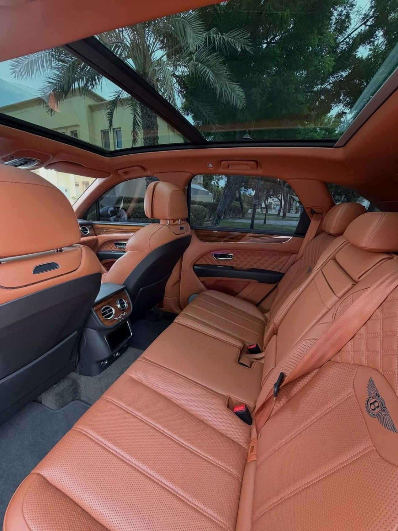 Bentley Bentayga Bentley Bentayga V8 Gcc specs from Habtoor Done