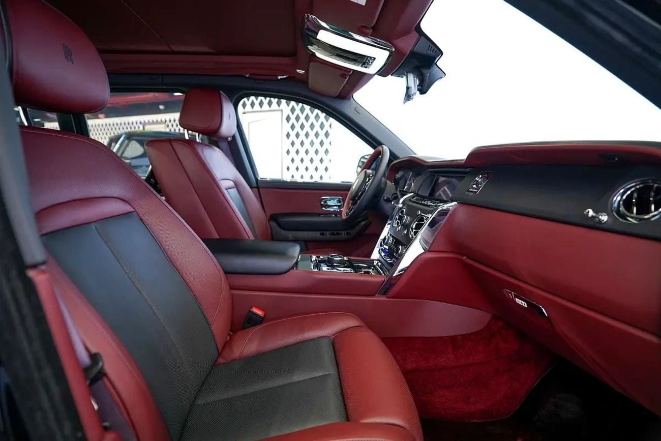 Rolls Royce Cullinan BLACK BADGE Std