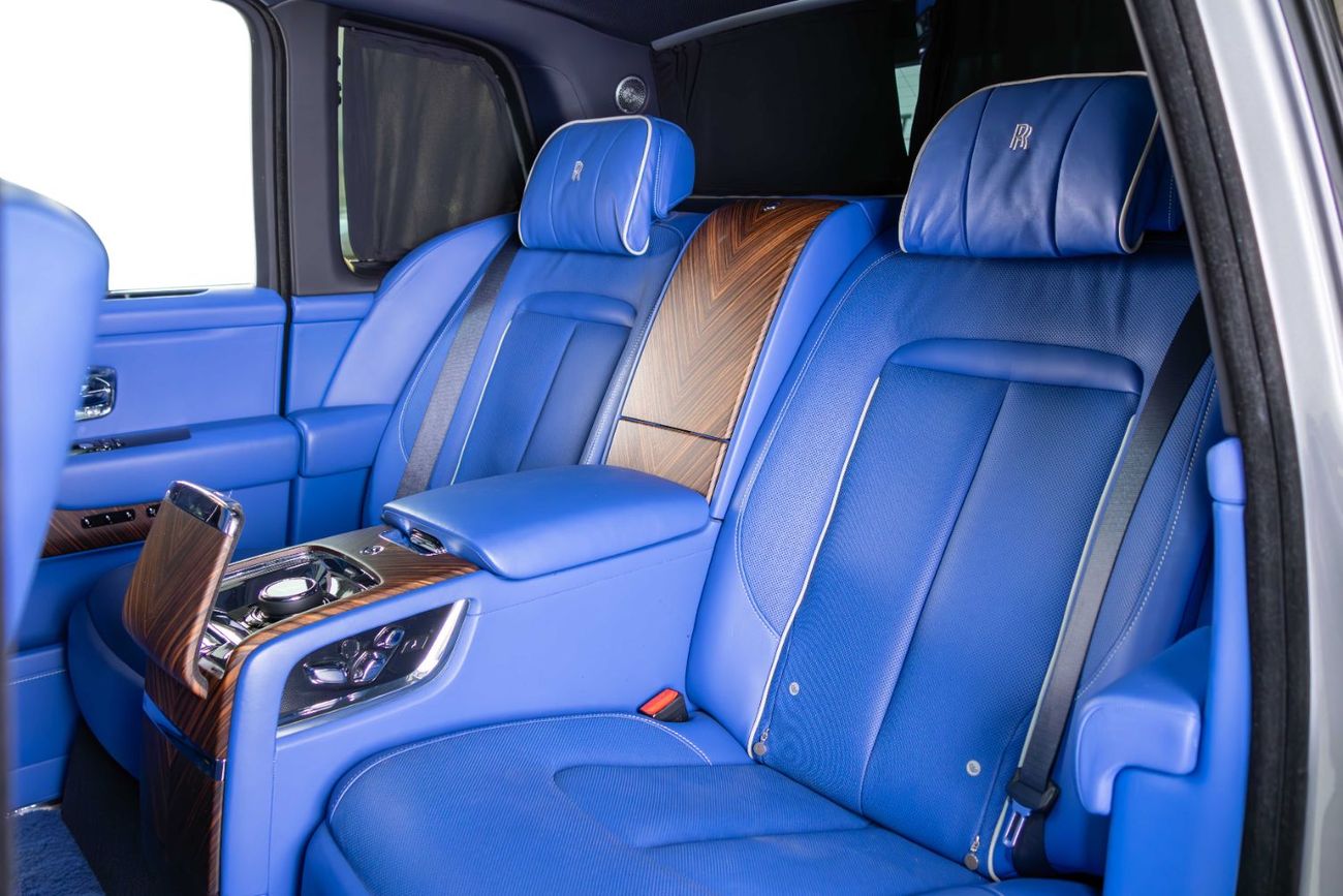 Rolls-Royce Cullinan GCC-VIP Seats-Cobalt Blue Interior-24 Inch Mansory Rims-Blue Calipers