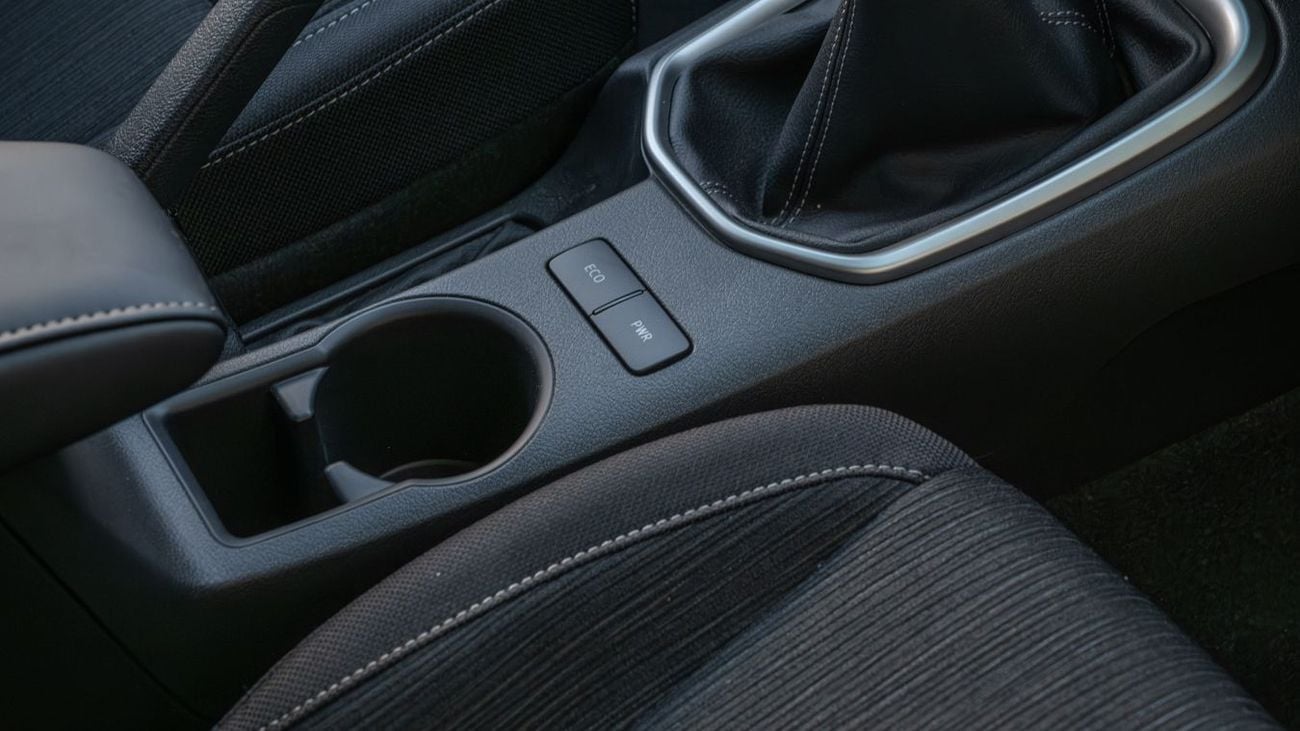 تويوتا هيلوكس TOYOTA HILUX 2.7 MT HIGH -2026YM