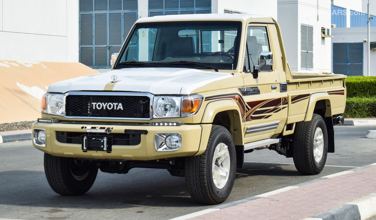 تويوتا لاند كروزر بيك آب LX V6 4WD