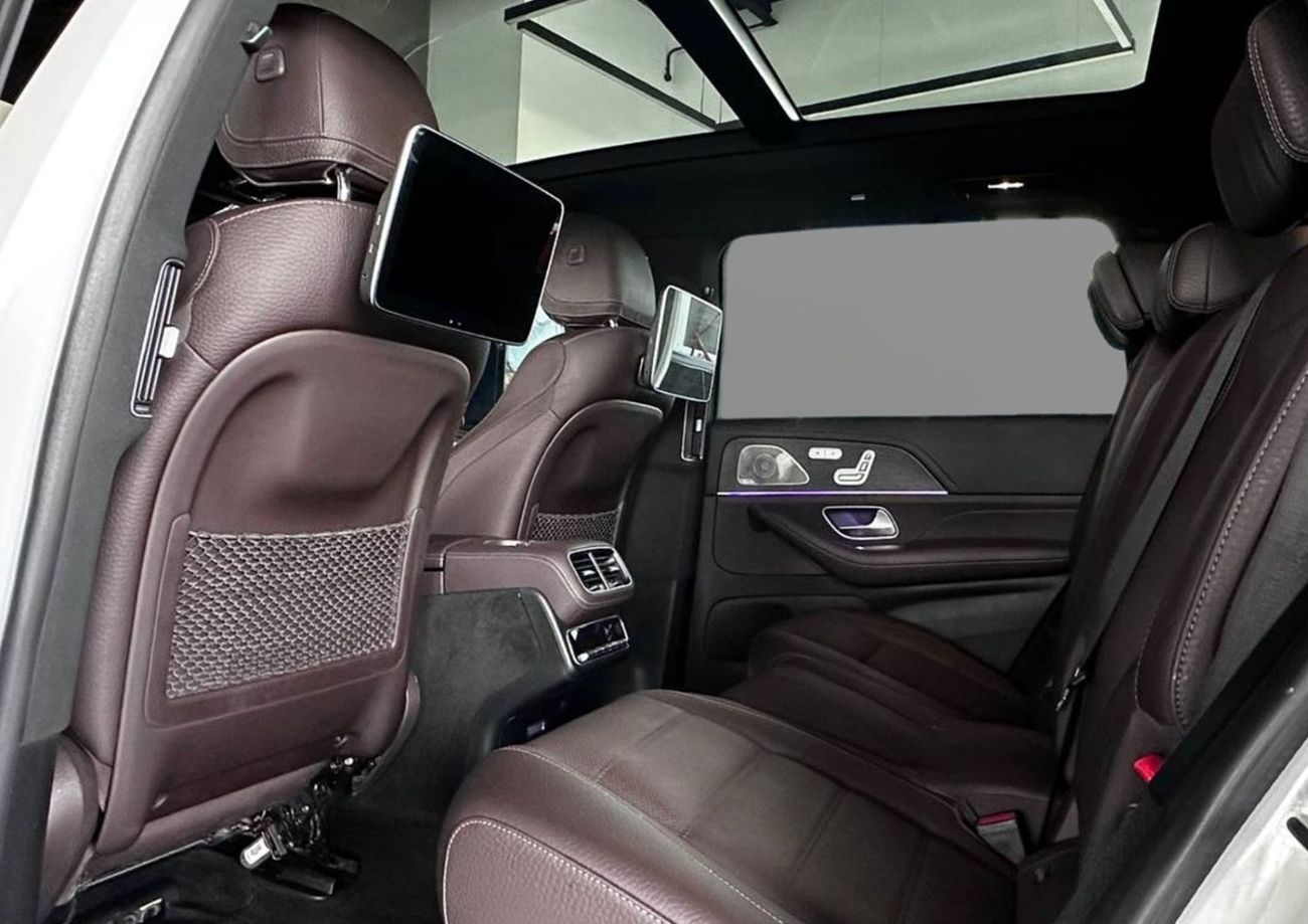 مرسيدس بنز GLS 580 Premium 4.0L (481 HP)