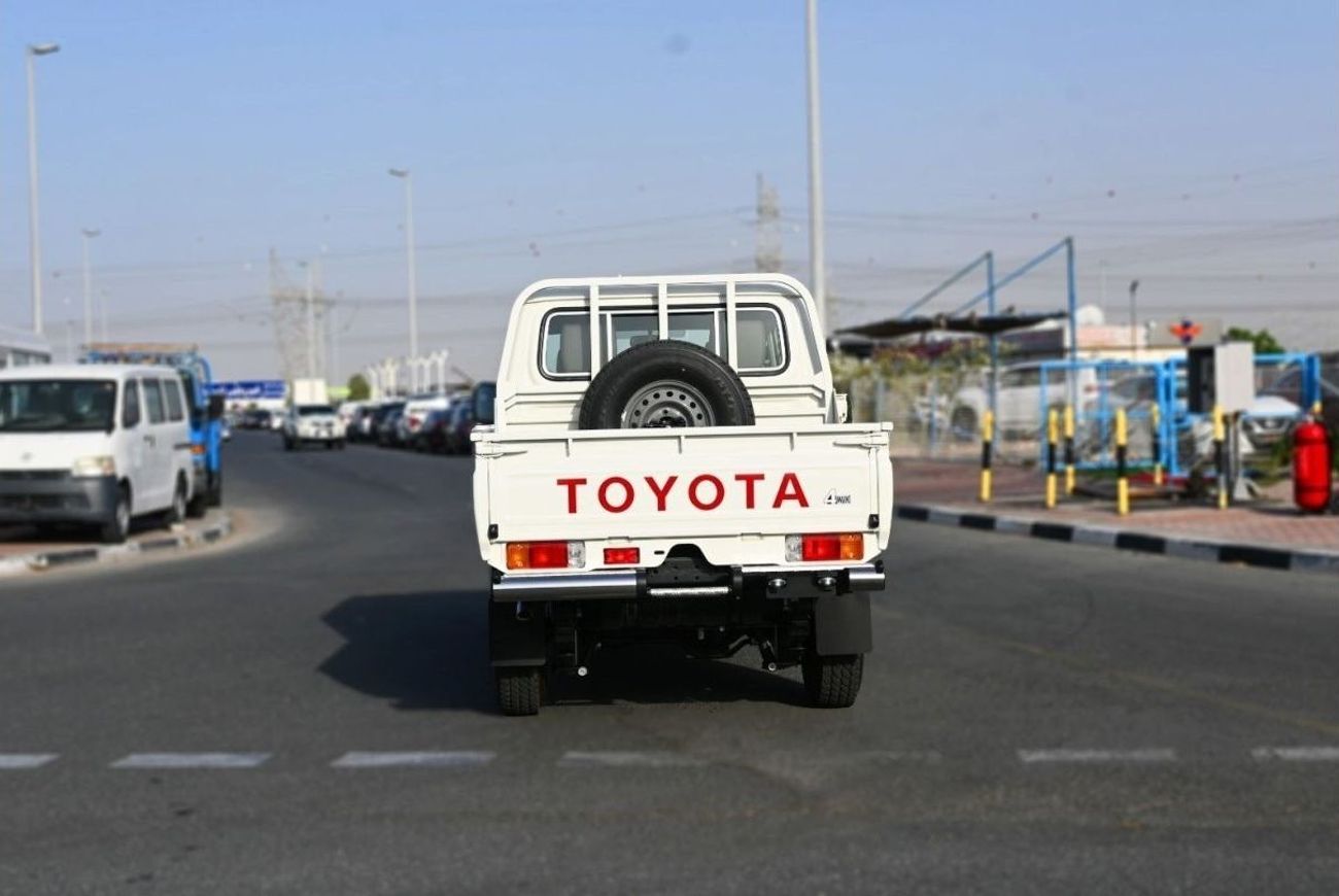تويوتا لاند كروزر بيك آب تويوتا لاند كروزر (79 سلسلة) بيك اب 4WD 2024