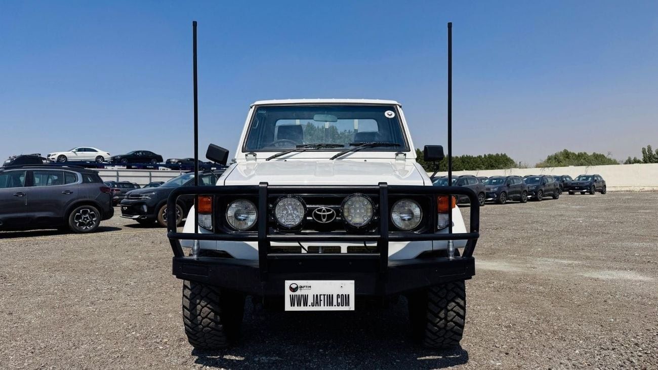 تويوتا لاند كروزر بيك آب SINGLE CABIN | BULL BAR WITH LED LIGHTS | RHD | 1992 | 4.2L DIESEL ENGINE | MANUAL TRANSMISSION | 4W