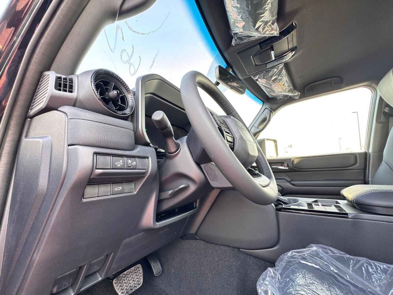 تويوتا برادو TXL 2.7L PETROL AT EUROPEAN SPECS BRAND NEW 0KM