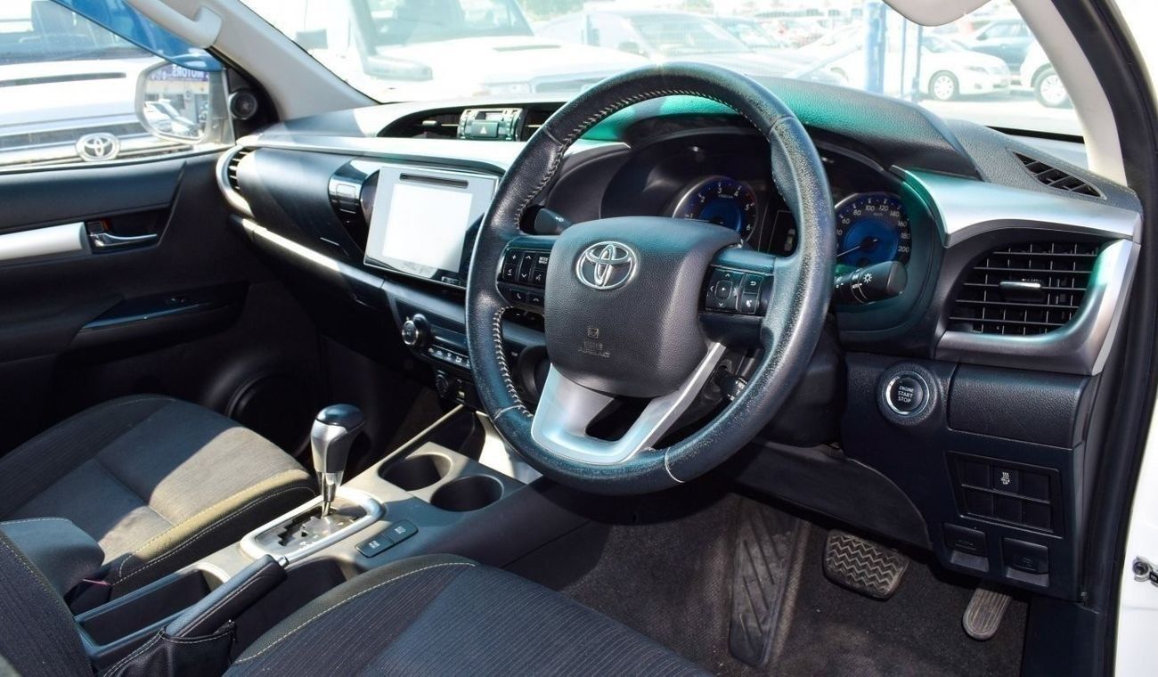 Toyota Hilux SR5 with canopy