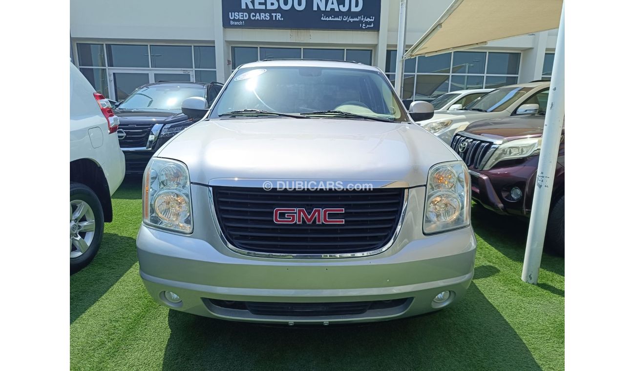 GMC Yukon car in excellent condition with no accidents