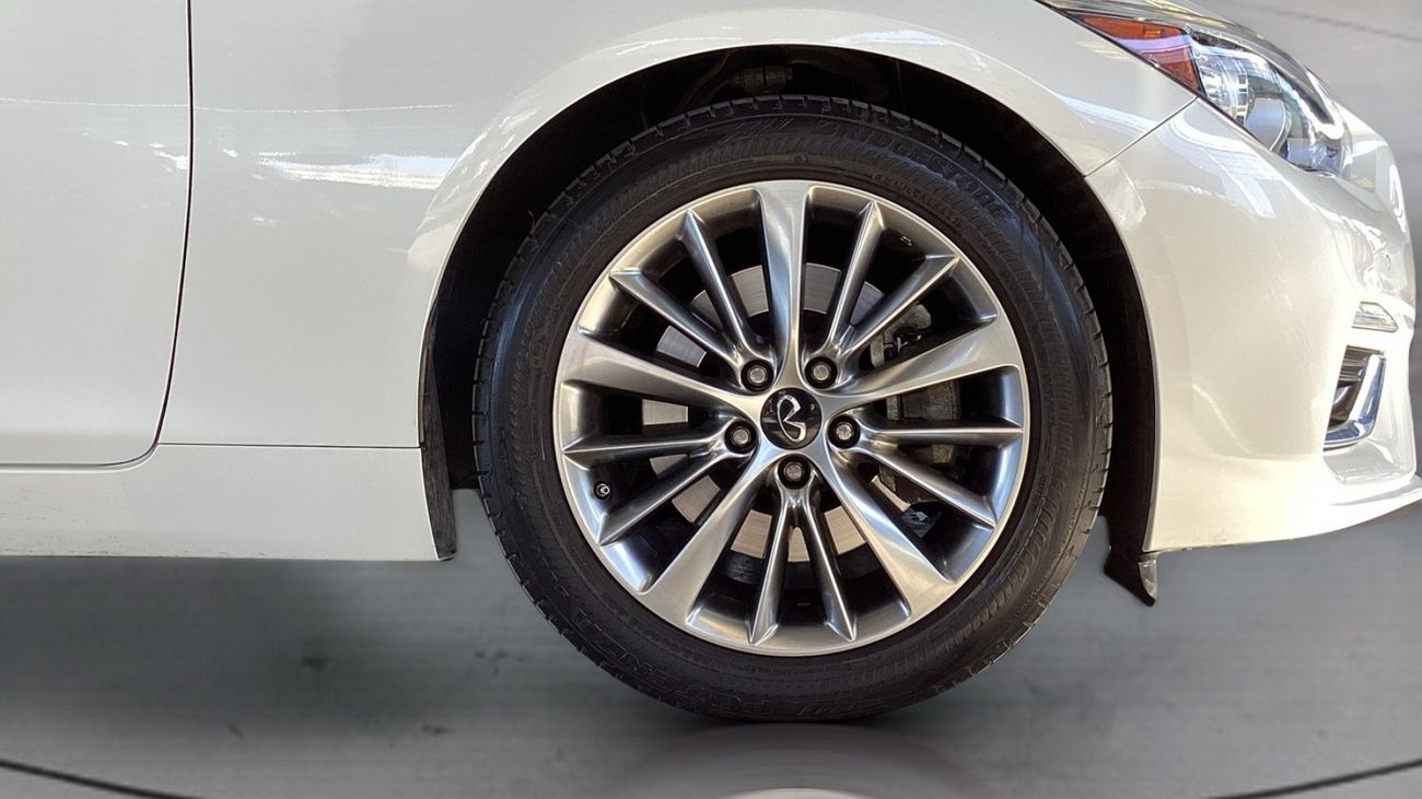 Infiniti Q50 3.0 LUXE SENSORY WOOD VISIB TRIM AUTO | Guaranteed Warranty | 0 Down Payment