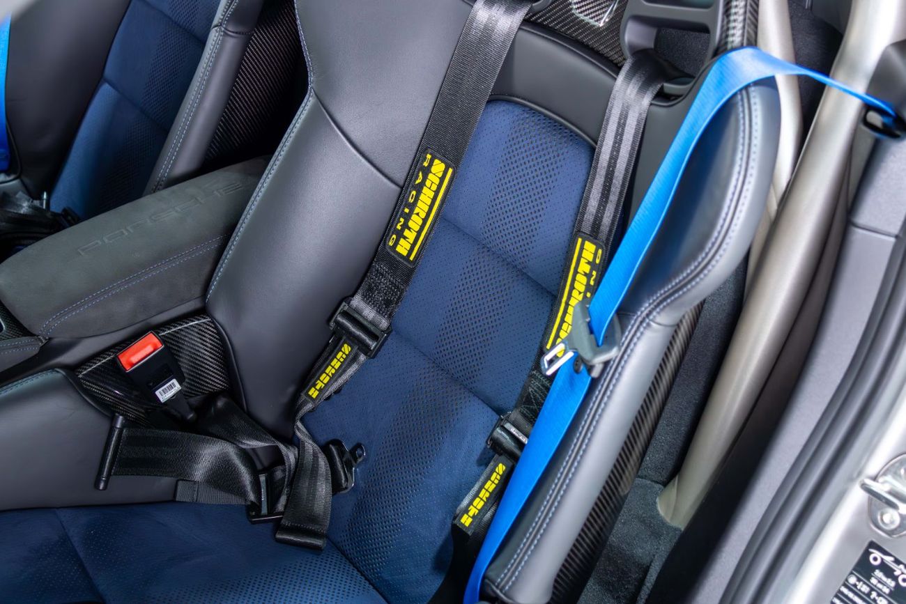 بورش كايمان 718 GT4 RS 4.0L (493 HP) A/T