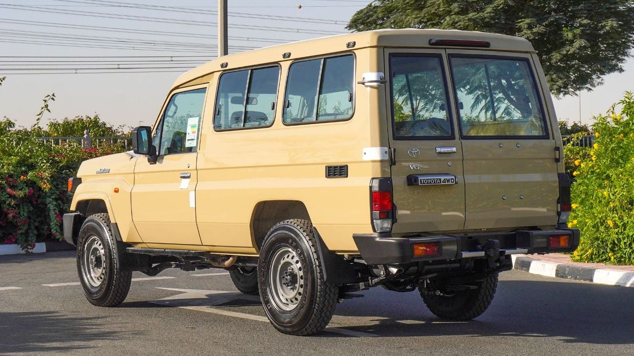 تويوتا لاند كروزر 70 ECTAGR019 - 2025 Toyota LC78 3 Doors Hardtop - 4.0L Petrol Auto Beige - With Snorkel