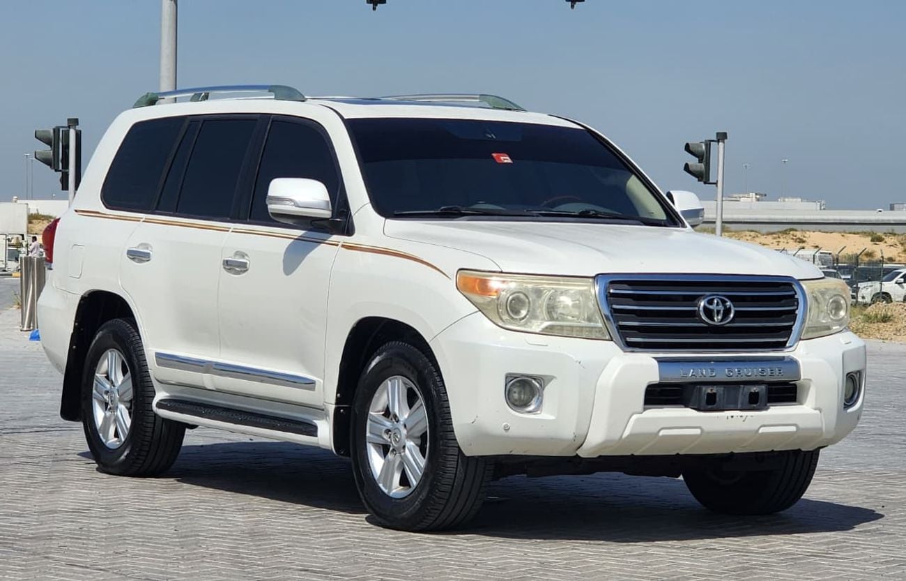 Toyota Land Cruiser GXR V8