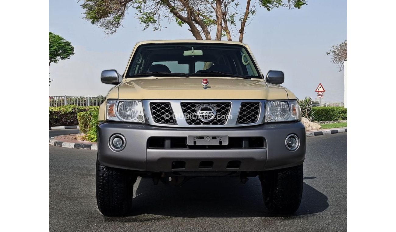 نيسان باترول سفاري 4.8L-2017-6 Cylinder - Manual Transmission - Pristine condition with Braid wheels and Gas Suspension