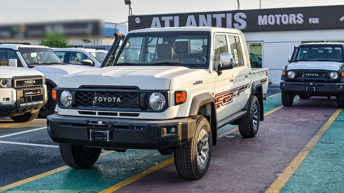 تويوتا لاند كروزر بيك آب 4.0L V6 Double Cabin A/T