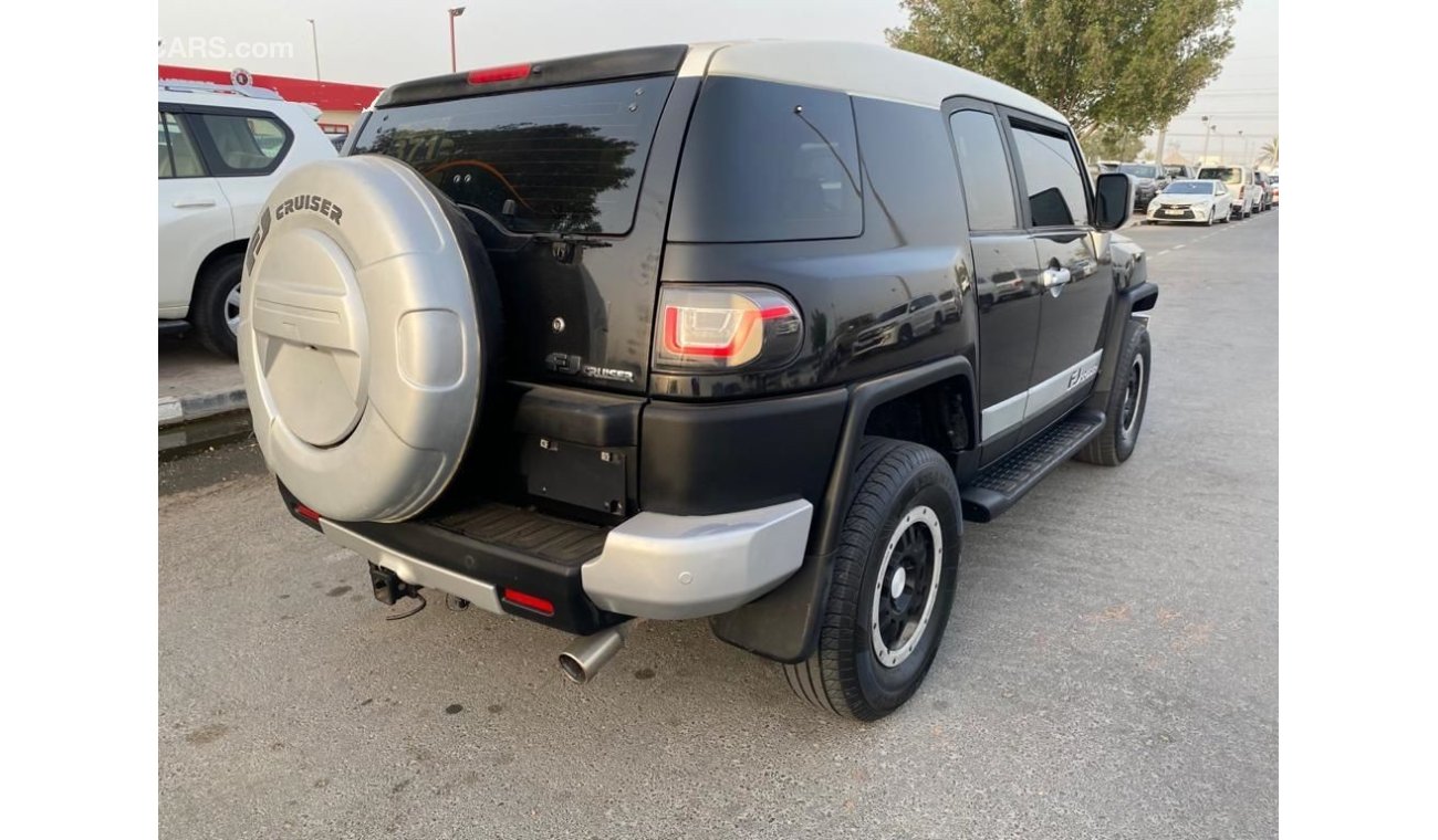 Toyota FJ Cruiser petrol left hand drive 4.000L year 2008