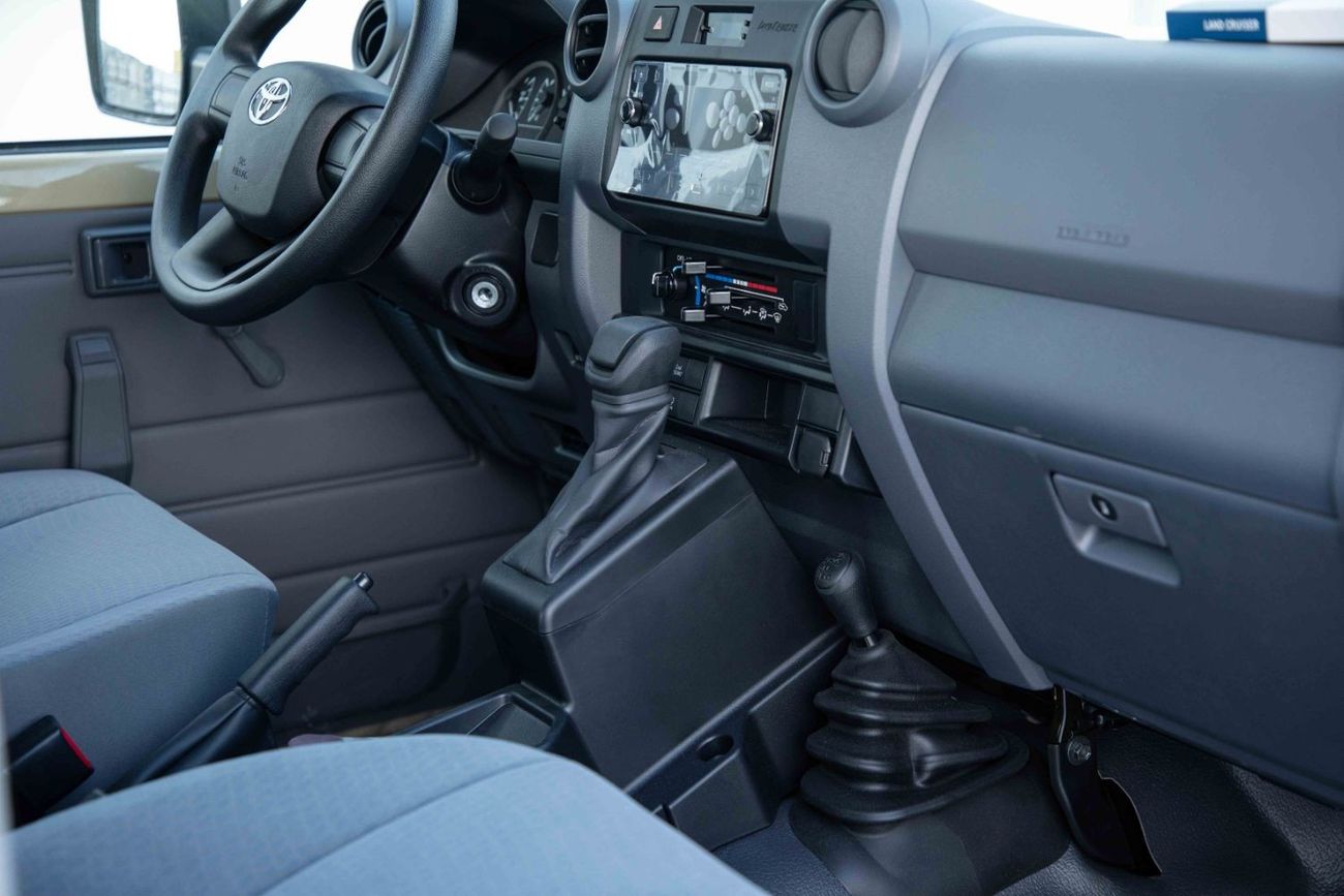 Toyota Land Cruiser 70 2024 Toyota Land Cruiser (LC78) 2.8 Hard Top 3DR - Beige inside Bluish Grey