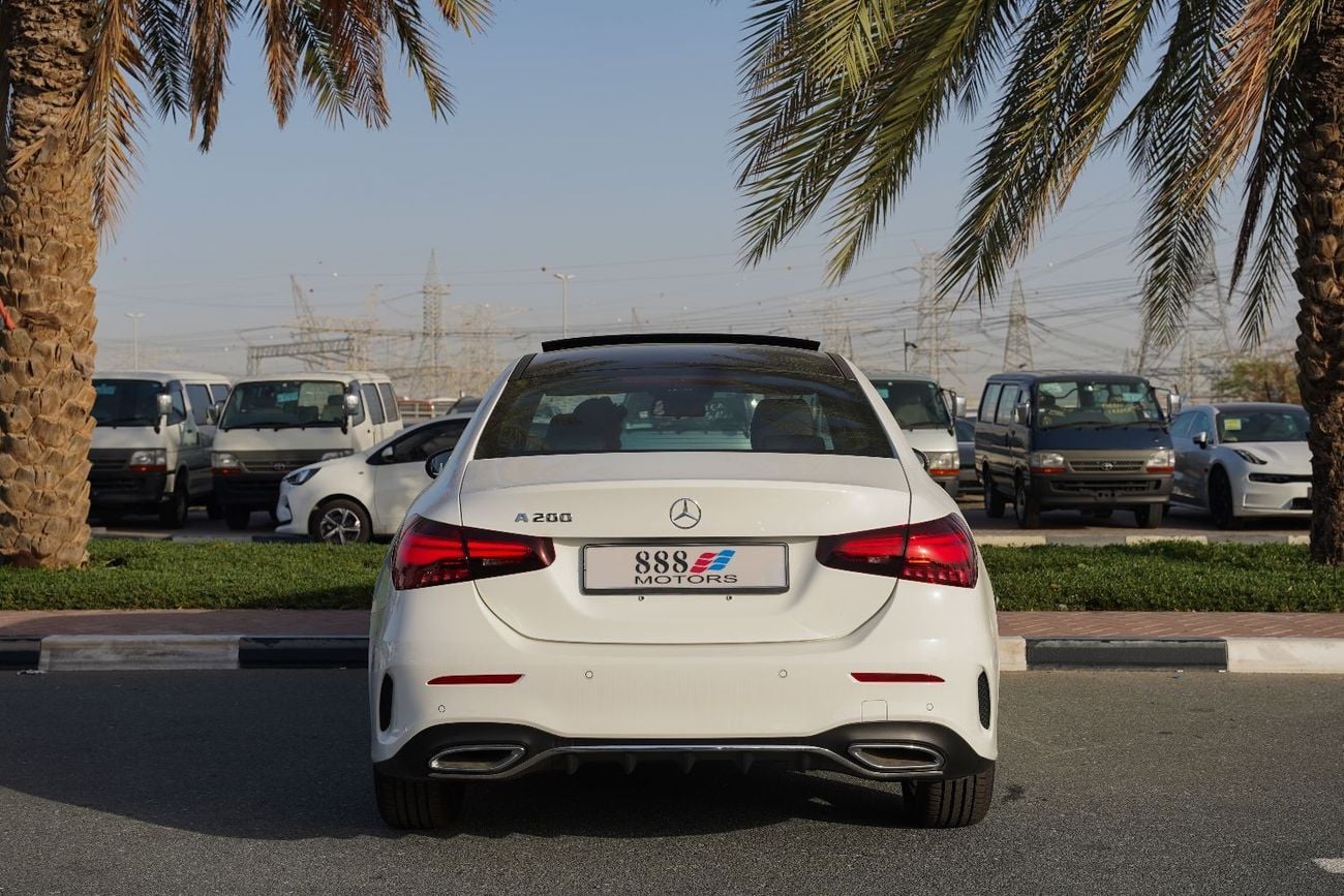 Mercedes-Benz A 200 2024 Mercedes-Benz A200 Sedan White 1.4L Km