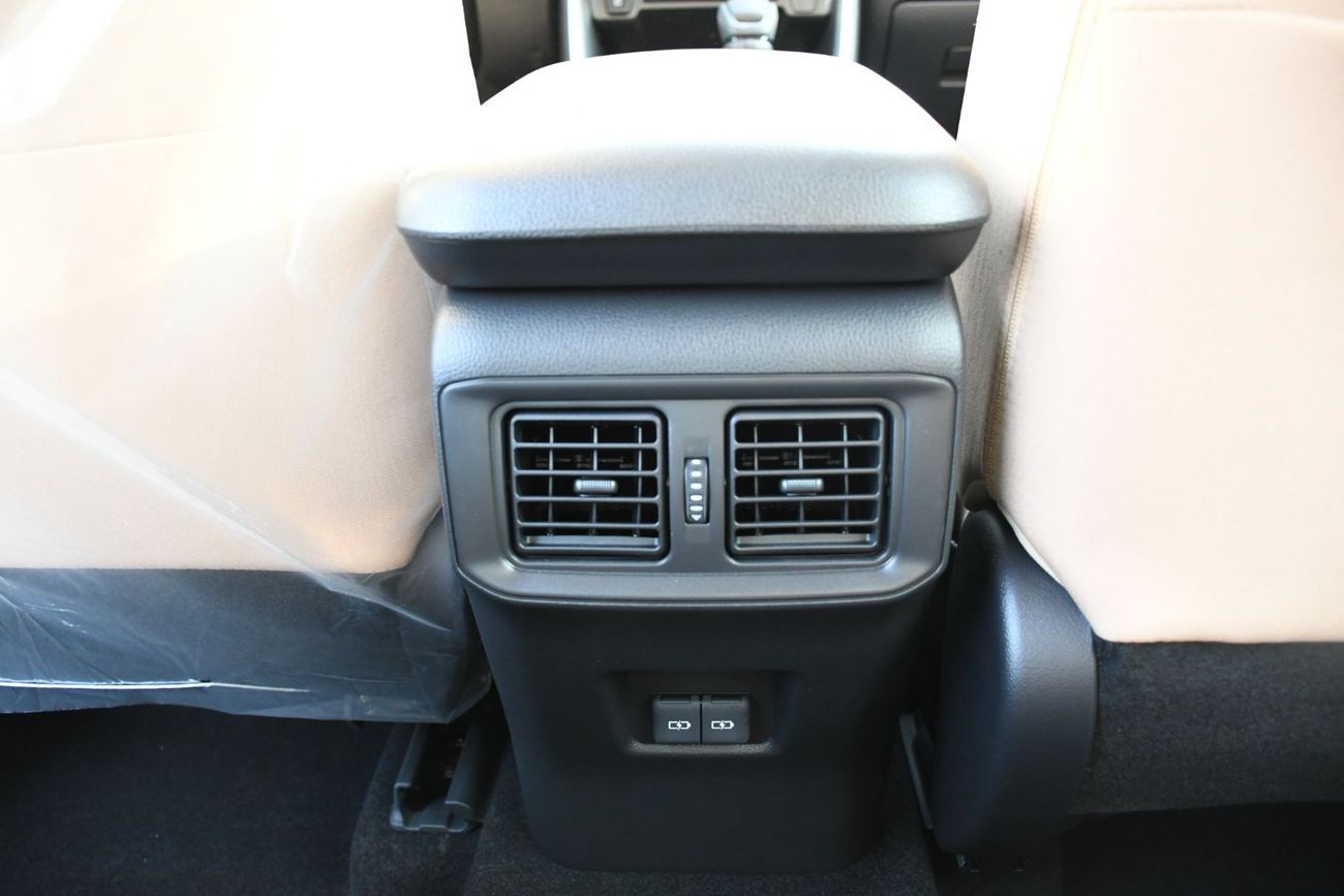 Toyota RAV4 2.5L XLE PETROL WITH SUNROOF  (FOR LOCAL10 %)