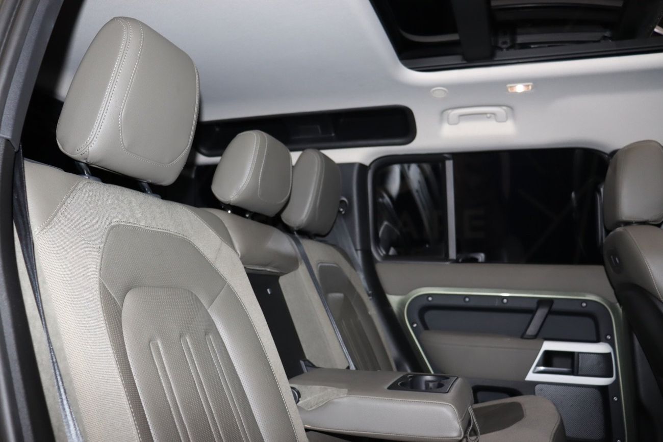 Land Rover Defender 110 SE P400 3.0L