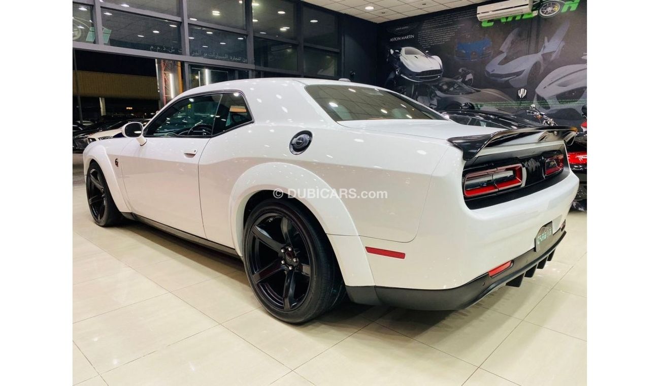 Dodge Challenger SRT Hellcat CHALLENGER HELLCAT 2015 GCC IN BEAUTIFUL CONDITION FOR ONLY 169K AED INCLUDING FREE INSU