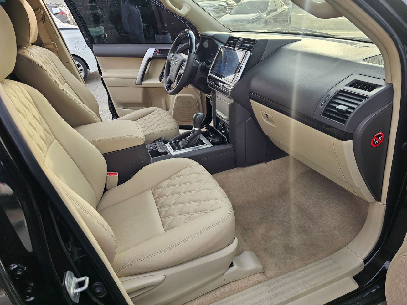 Toyota Prado TX-L Top 2.7L LHD-4WD-Automatic-Petrol-GCC specs-6 Cylinders-7Seats-5 Doors