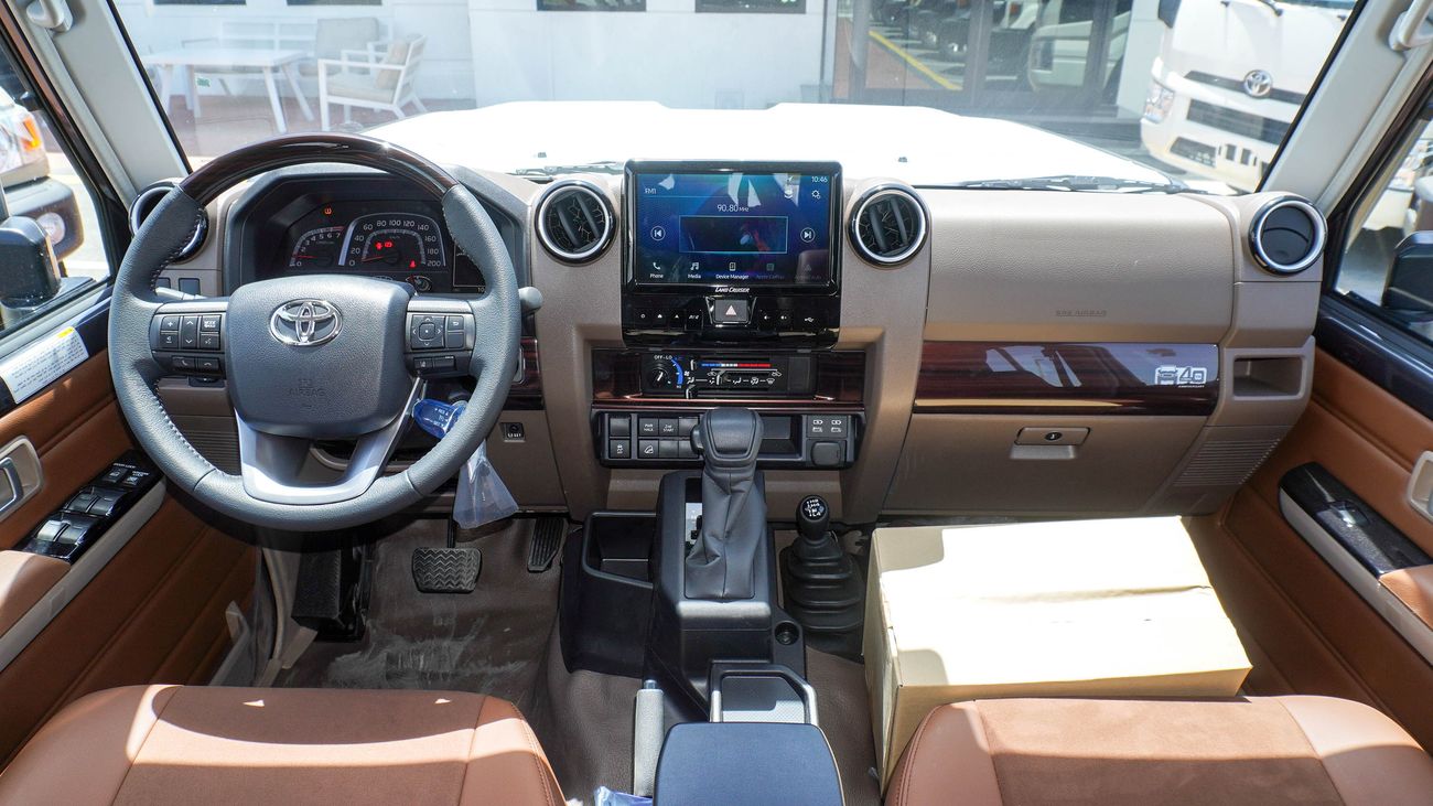 تويوتا لاند كروزر بيك آب LX 4.0L V6 Double Cabin Auto transmission