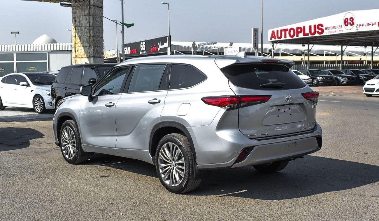 Used Toyota Highlander Limited PLATINUM AWD 2021 for sale in Dubai - 697900