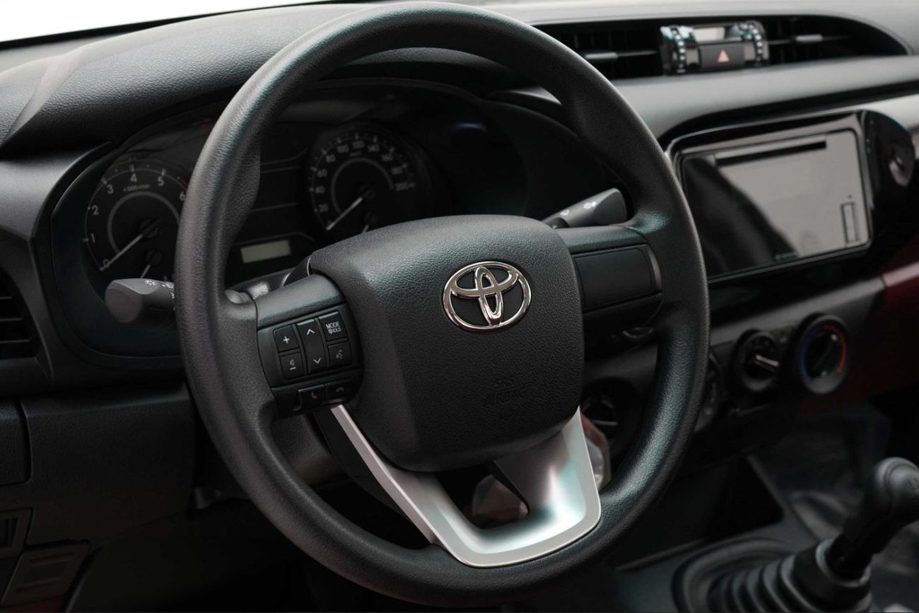 تويوتا هيلوكس 2.7L 4X4 S/C STD(i) M/T PETROL