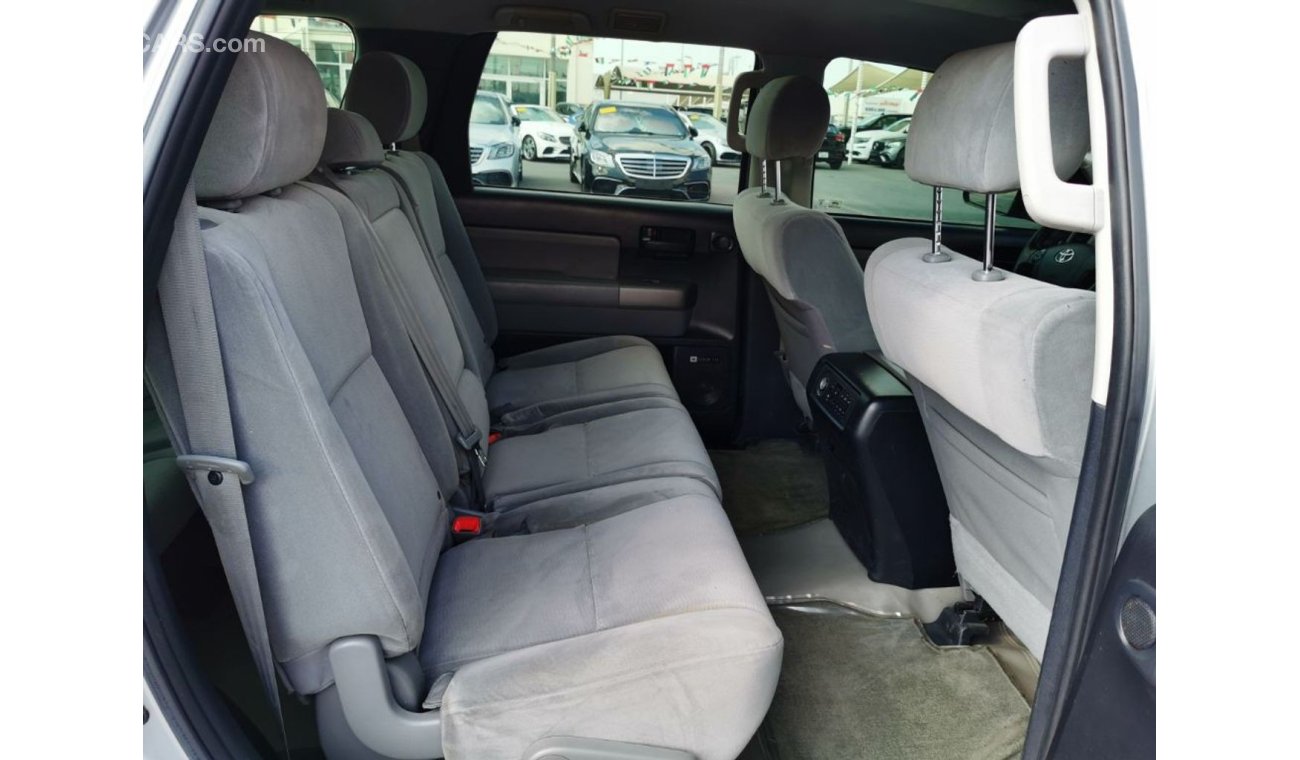 Toyota Sequoia Toyota Sequoia GCC model 2013 in excellent condition, dye, agency