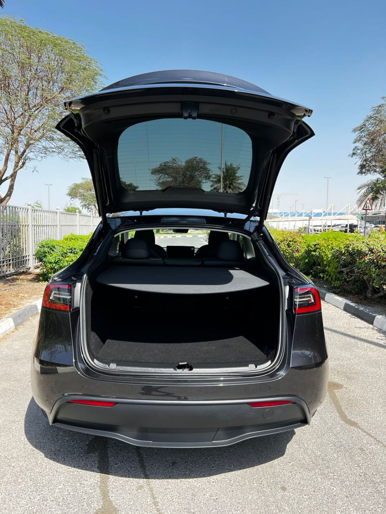 Tesla Model Y Long Range (AWD)