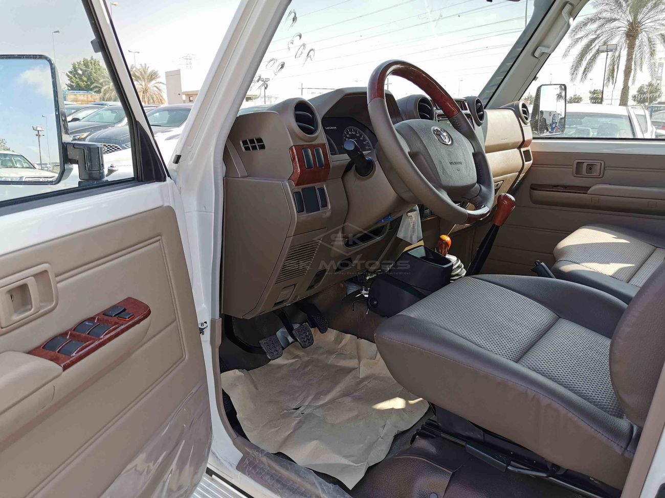 تويوتا لاند كروزر 70 4.2L Diesel, V Grade, Full Option (CODE # LX7602)