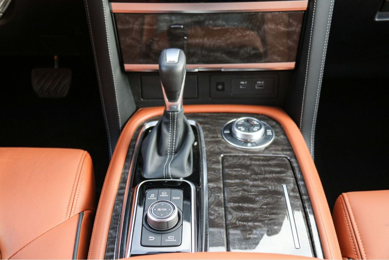 نيسان باترول Nissan Patrol LE 5.6L Petrol V8, Model 2024 Color White