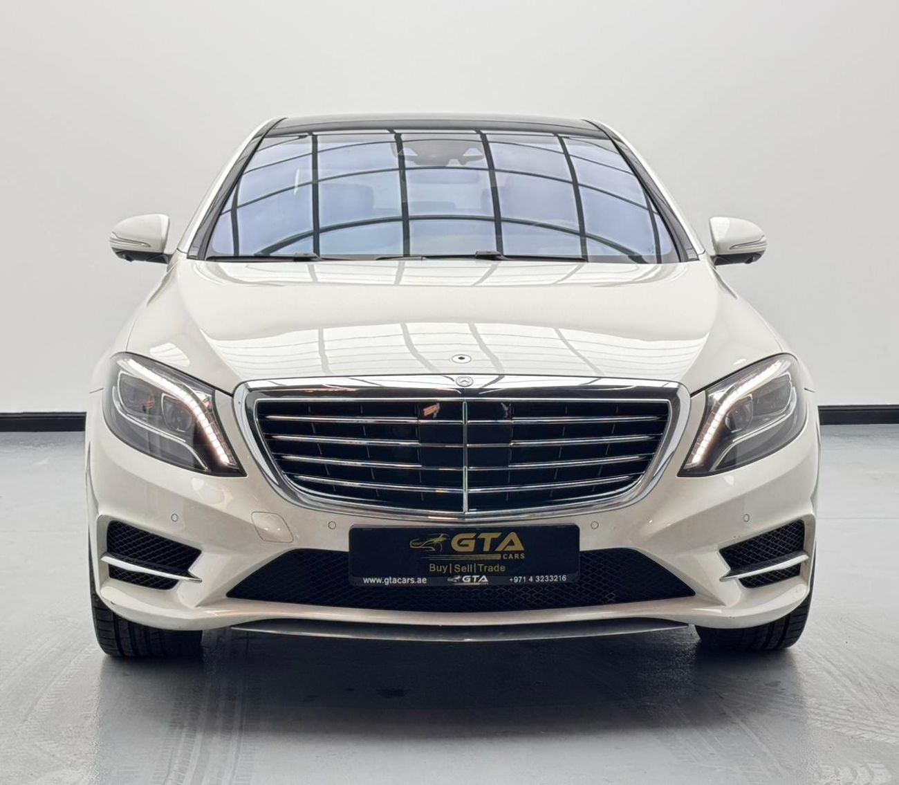 Mercedes-Benz S 500 AMG 4.7L 2015 Mercedes-Benz S500 AMG, Mercedes Service History, Excellent Condition, GCC