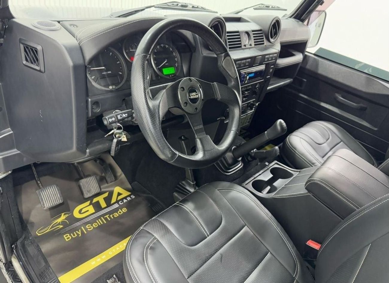 Land Rover Defender 2010 Land Rover Defender 90, Manual Transmission, VIP Seats, Excellent Condition