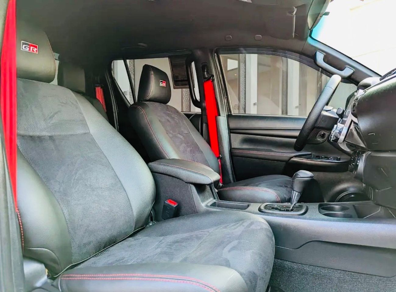 Toyota Hilux Toyota Hilux pickup 2021 GR SPORT 2.7 V4