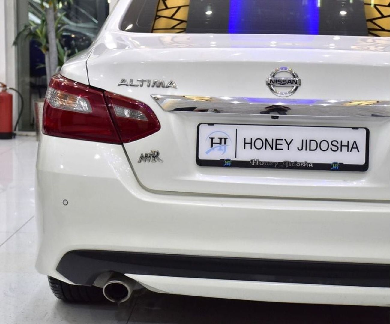 Nissan Altima EXCELLENT DEAL for our Nissan Altima 2.5 SL ( 2018 Model ) in White Color GCC Specs