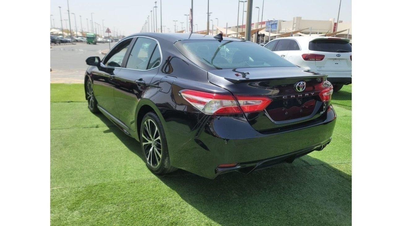 Handyhülle Mit Band Iphone Se 2020 Used SE+ 2020 Toyota Camry, SE 2020 for sale in Dubai - 723899