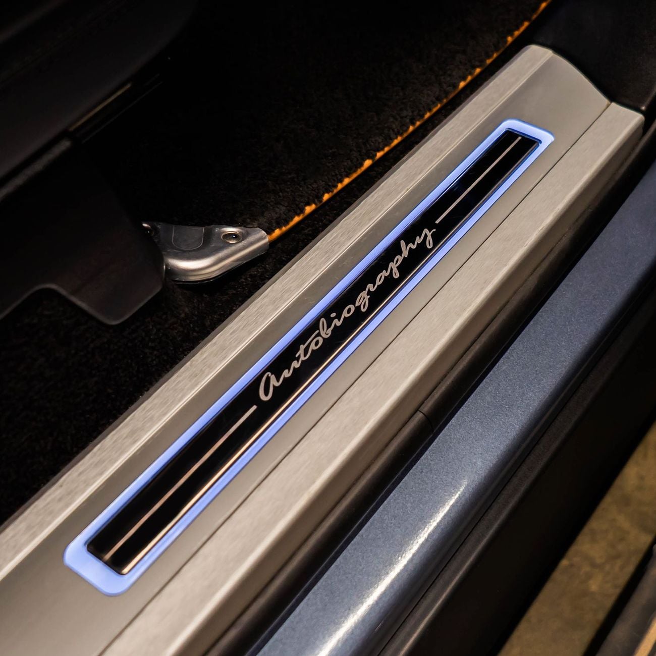 Land Rover Range Rover Autobiography 5.0L (510 HP) AED 4,082 p.m • 0% Downpayment • Range Rover Autobiography  • Agency Ser