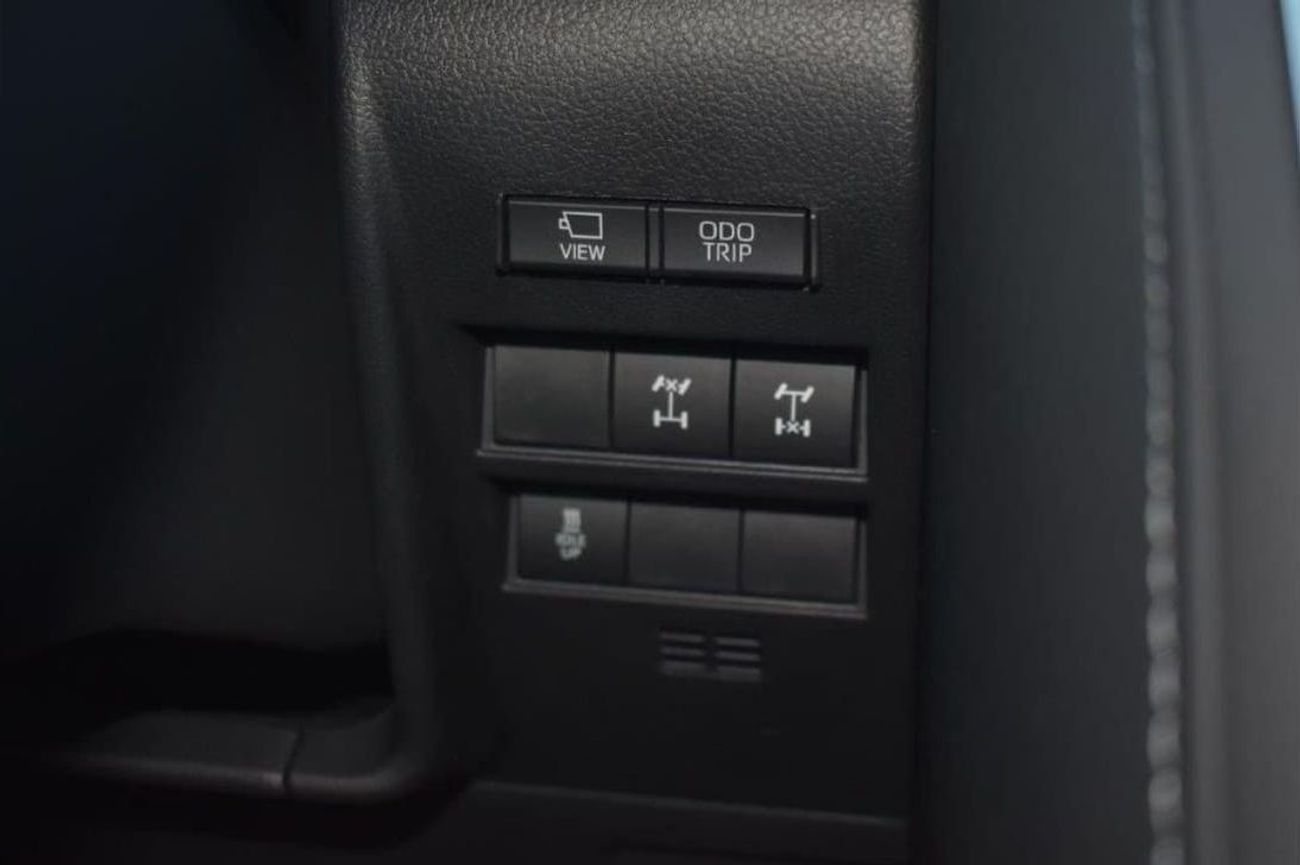 Toyota Land Cruiser 300 GR-SPORT V6 3.3L DIESEL TWIN TURBO 7 SEAT AUTOMATIC