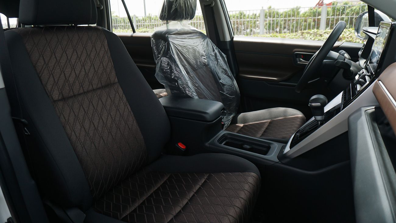 Toyota Innova 2024, PETROL 2.0L 0KM, GCC SPEC, 8-SEATERS, EXPORT PRICE