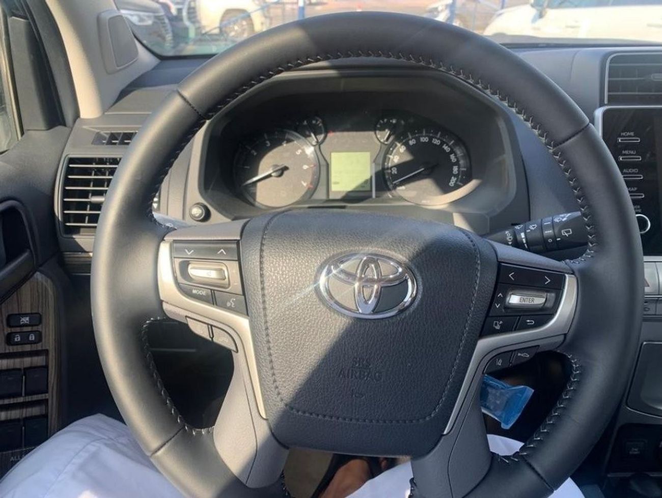 تويوتا برادو 2023 new TOYOTA PRADO 2700CC VXR FULL OPTION PETROL AUTOMATIC ZERO KM
