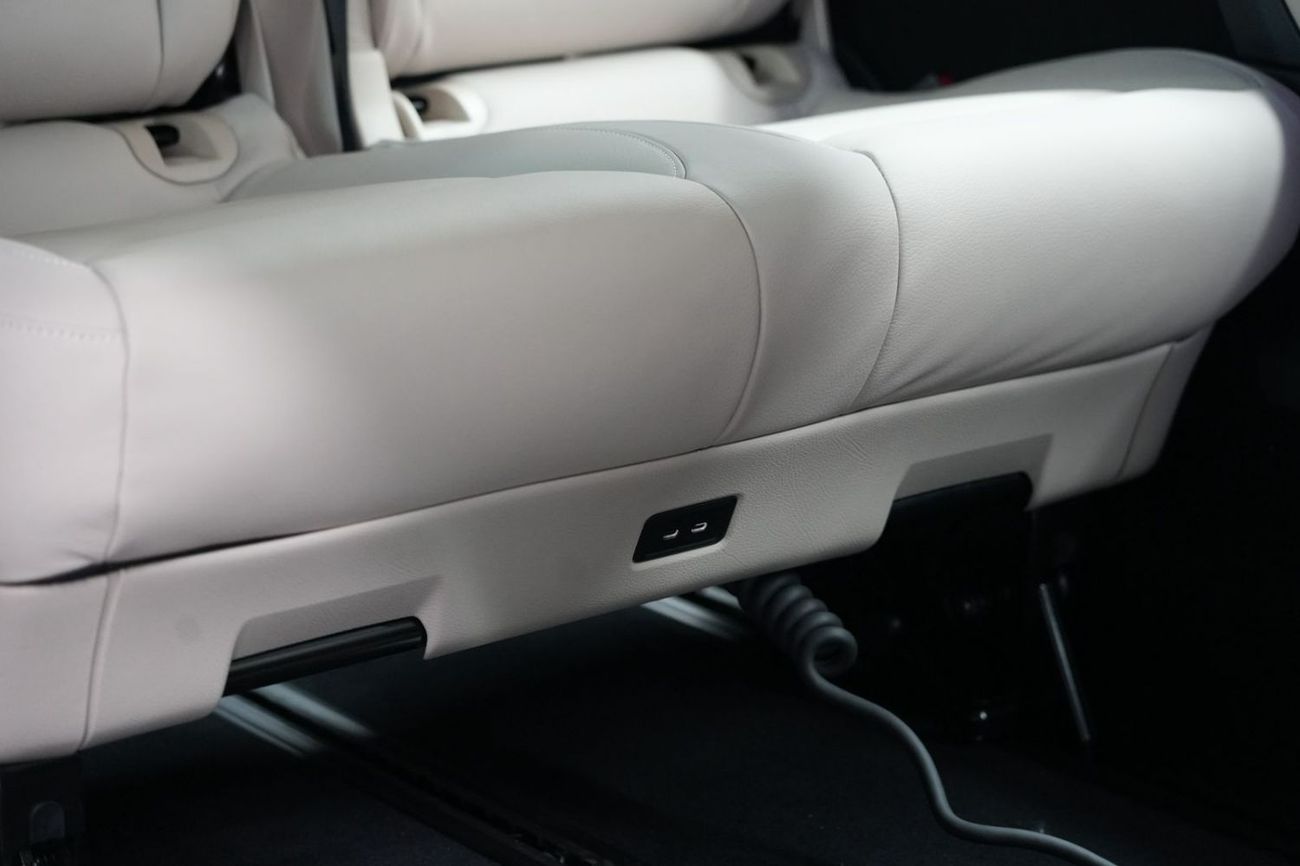 مرسيدس بنز V 300 Mercede-Benz V 300 AVANTGARDE | 2026 GCC 0km | Agency Warranty | 360 View | 64 colors Ambeint Lights