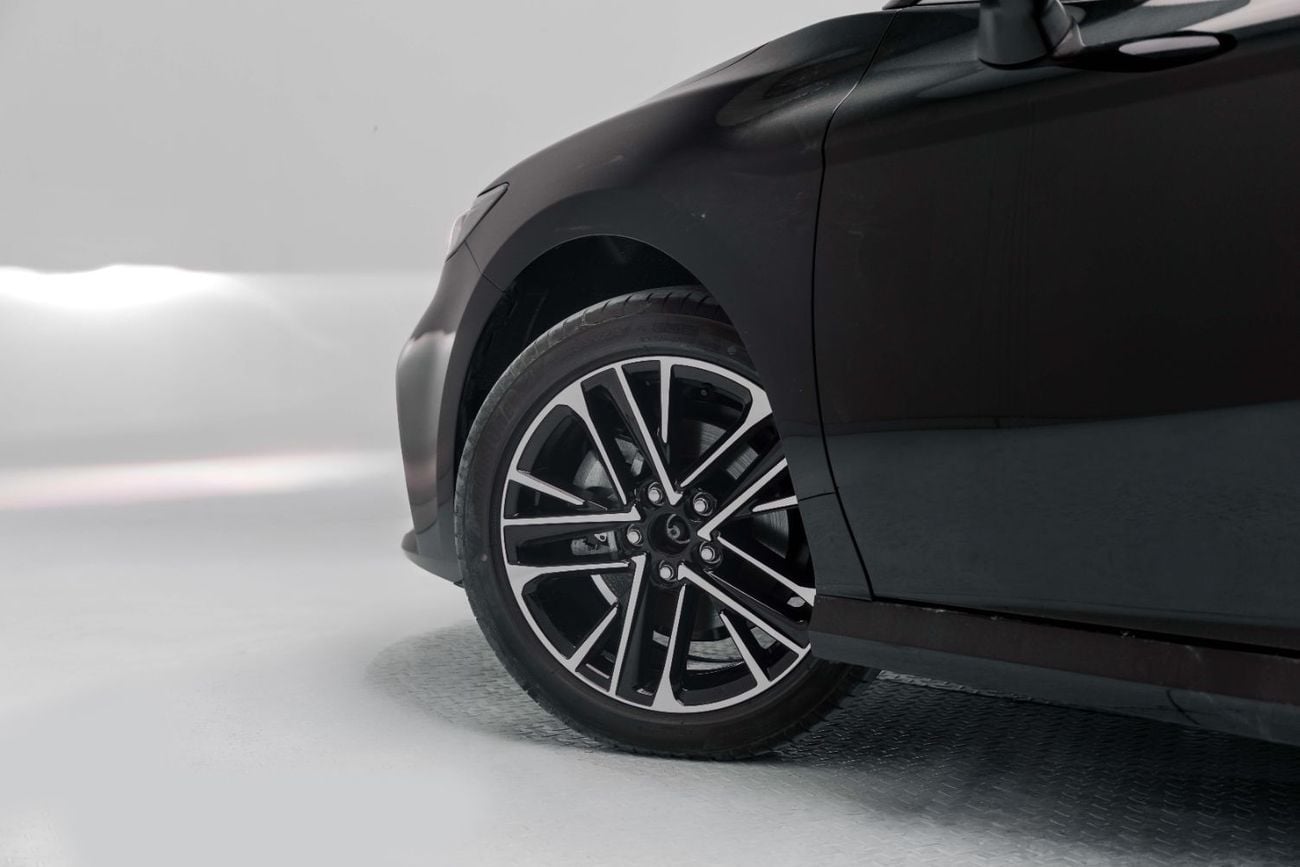 Toyota Camry GLE 2.5L - NETURAL BLACK INSIDE TAN | EXPORT ONLY